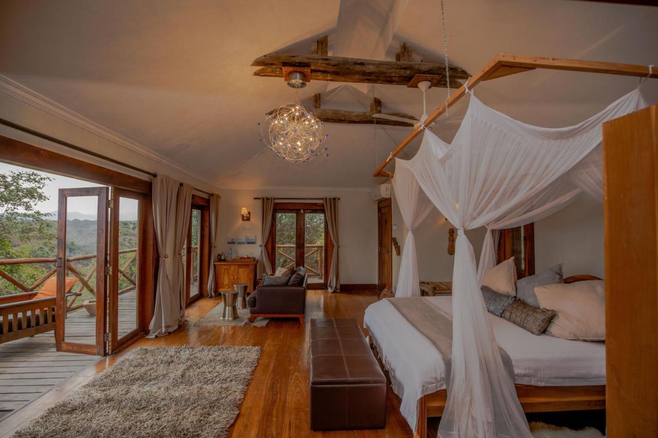 Escarpment Luxury Lodge Manyara Mto wa Mbu ภายนอก รูปภาพ