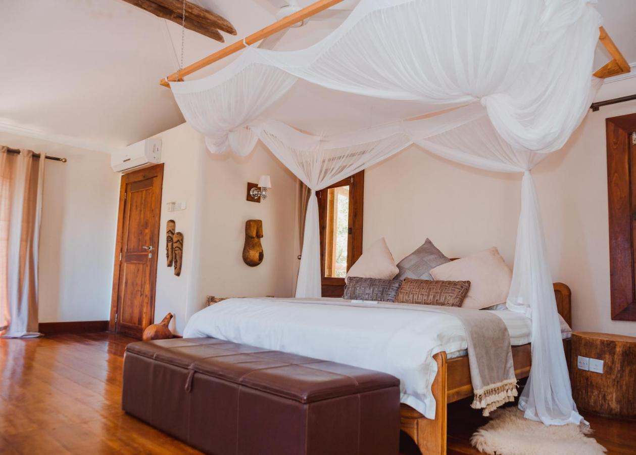 Escarpment Luxury Lodge Manyara Mto wa Mbu ภายนอก รูปภาพ